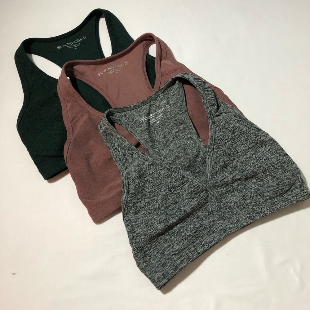 Beyond Yoga Lift Your Spirits Sports Bra (3) plunging v-neckline racerback M - Picture 7 of 8